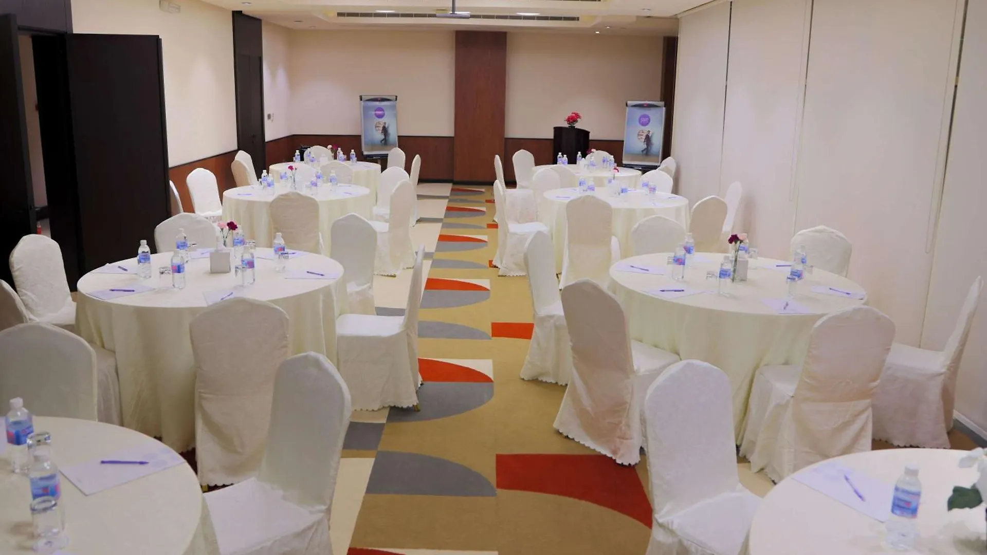 Novotel Suites Riyadh Centre 4*,  Saudi-Arabien